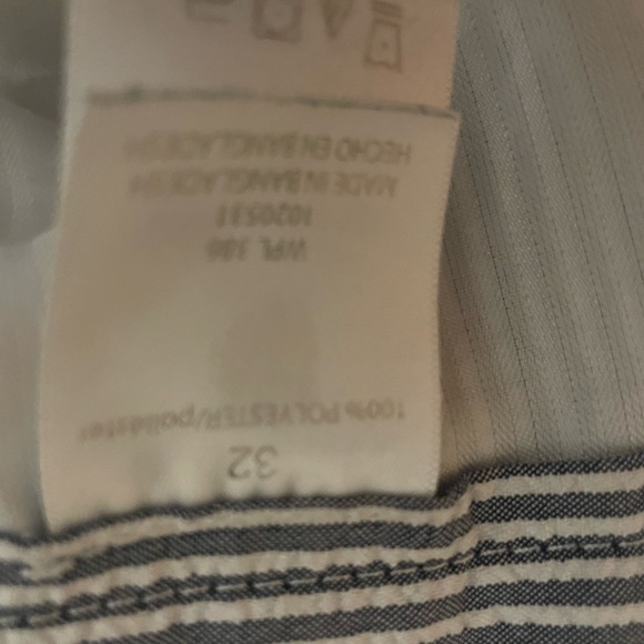 32” Haggar white/navy stripped shorts with stretch waistband - Picture 4 of 4